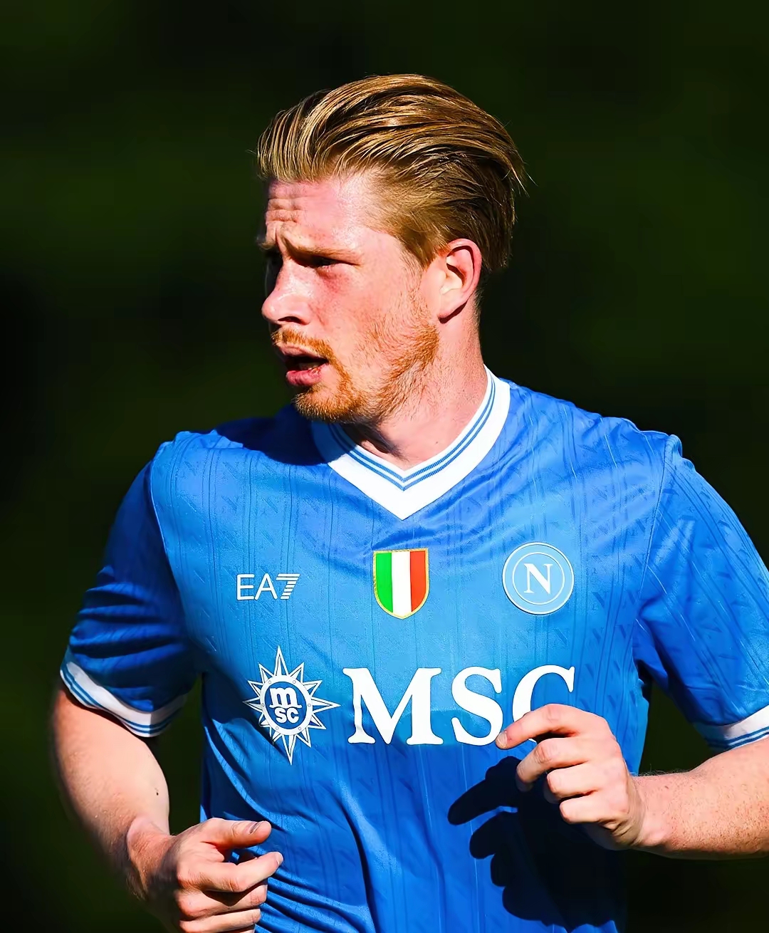 孔帕尼：球队下半场表现的更好，凯恩替补是为应对密集赛程