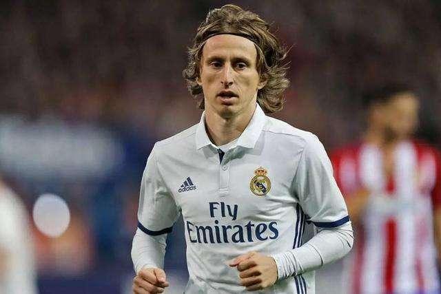 意媒：尤文关注里尔18岁中场布阿迪，若身价合理他们将会行动