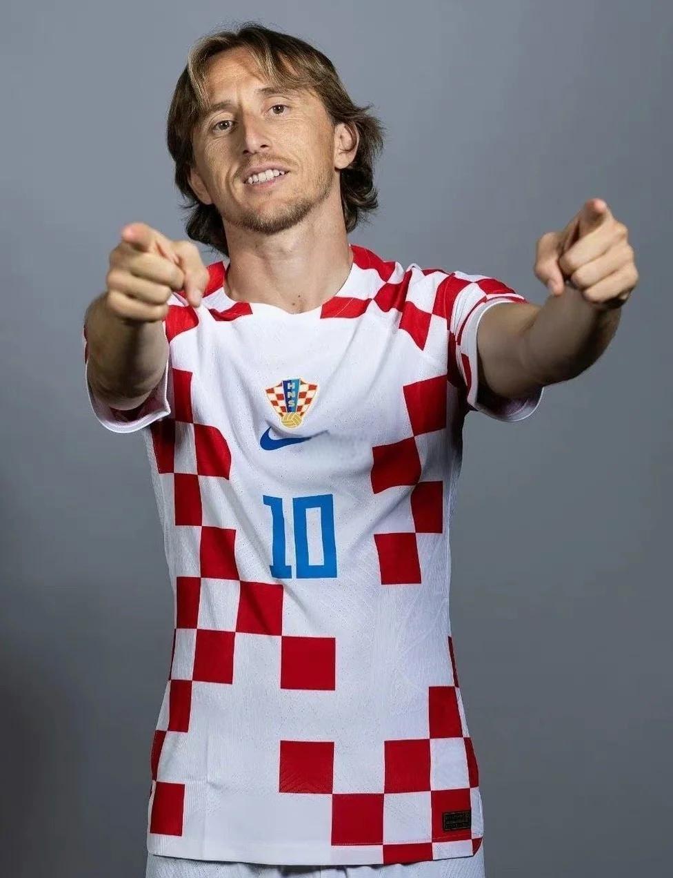 狂轰33+10+10，新星爆发创纪录，他能否拯救球队和主帅？